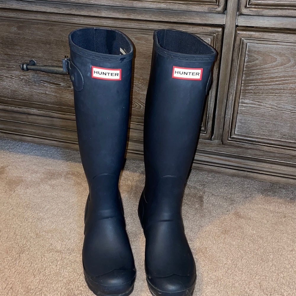 Hunter boots: tall